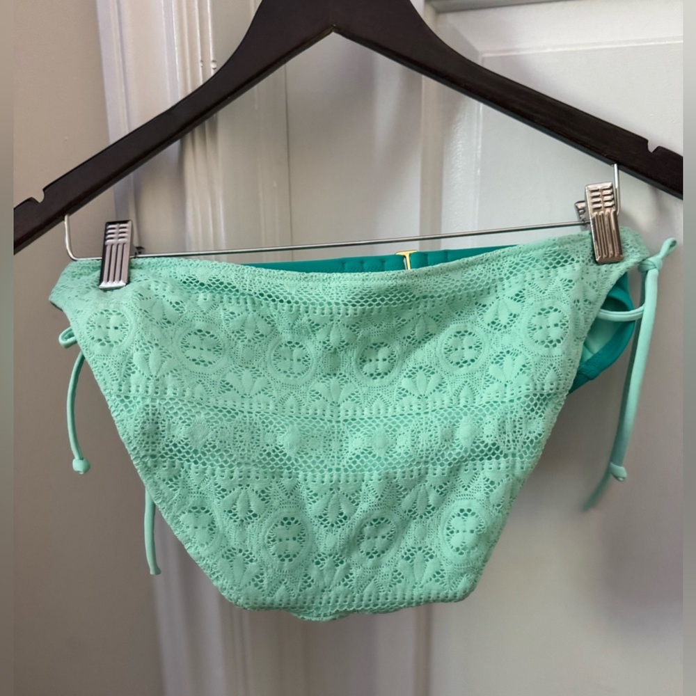 VICTORIA’S SECRET Two Piece Green Swim Bikini with Bra (34D) and Bottoms (L) - Picture 6 of 8